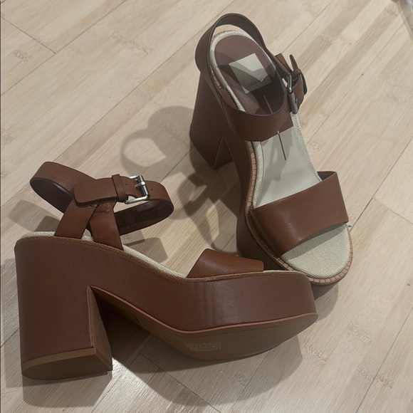 Dolce Vita Brown Platform Sandals NWOB Sz 7.5 - Picture 2 of 5